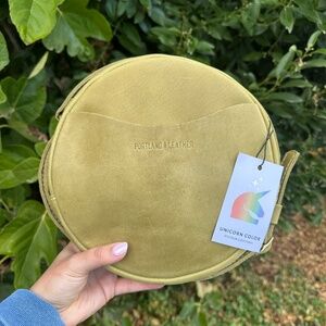 ANJOU!!! 🍐 NWT: Large Circle Crossbody! (Portland Leather Goods)